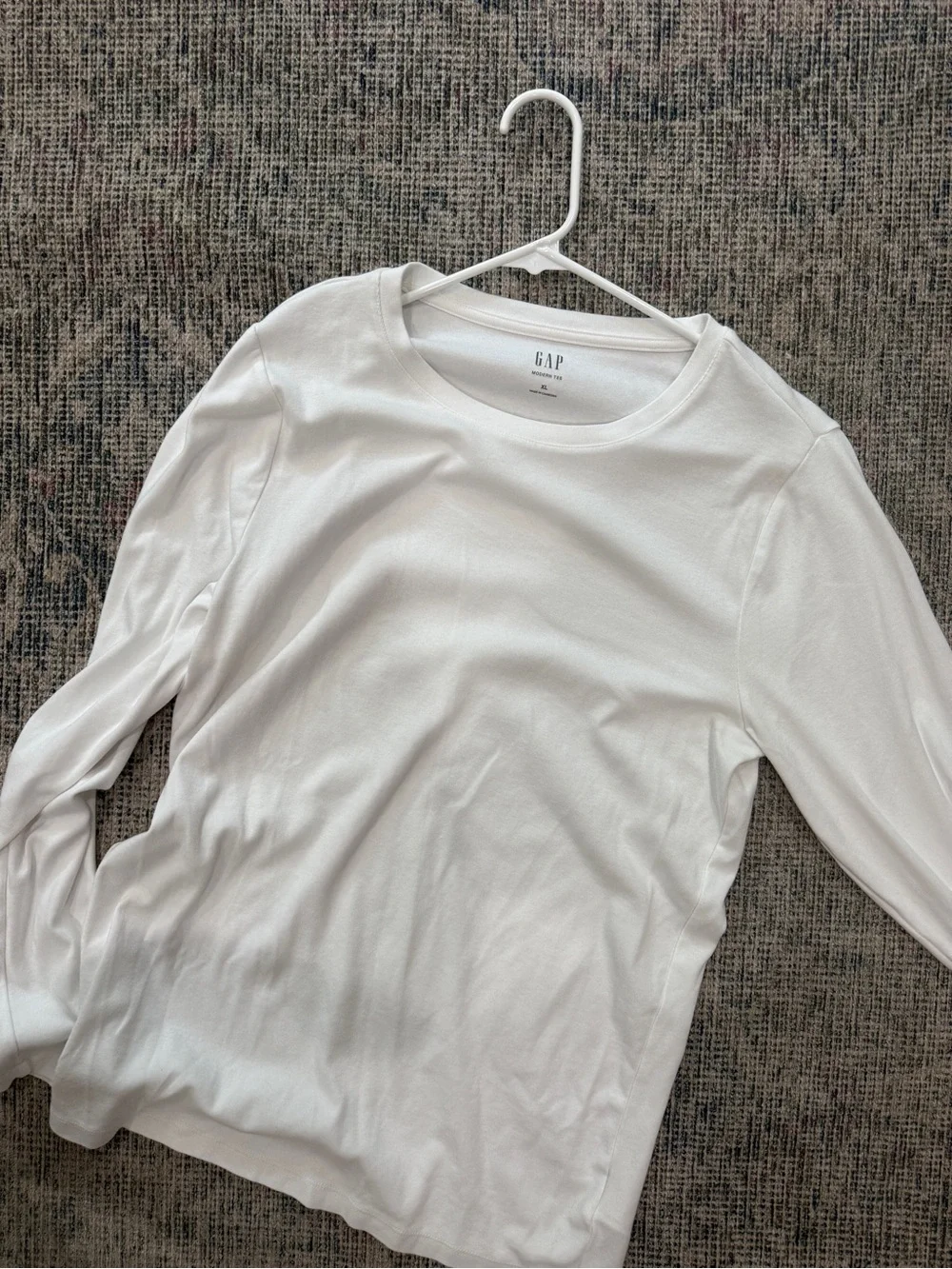 Women's Long-Sleeve Crewneck Top — White